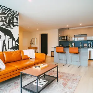 Chic Cozy Retreat - 2br - Stunning North End Views Apartment Halifax