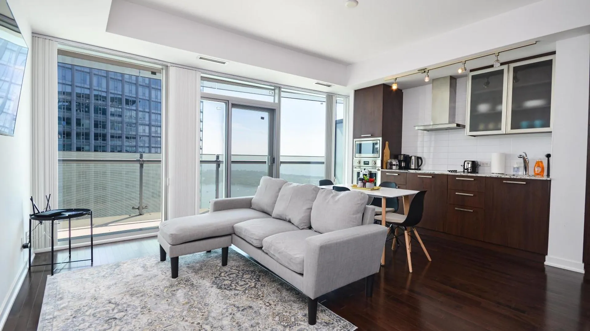 Downtown Toronto Condo 0*,  Canada