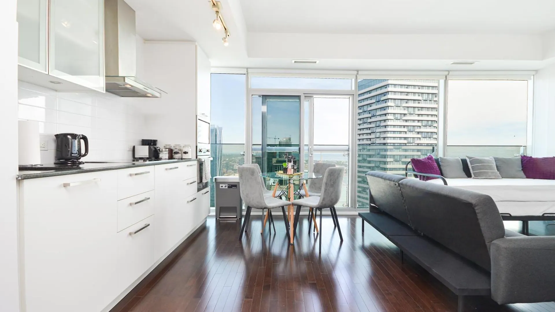 Downtown Toronto Condo Apartment