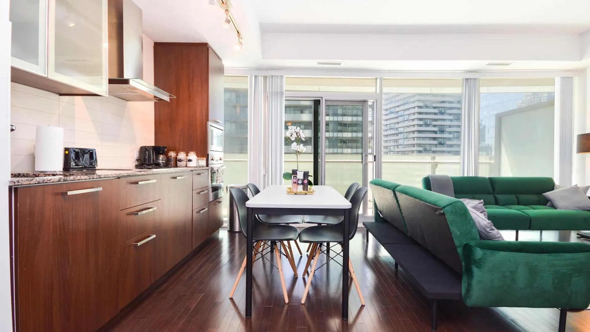 Downtown Toronto Condo 0*,  Canada